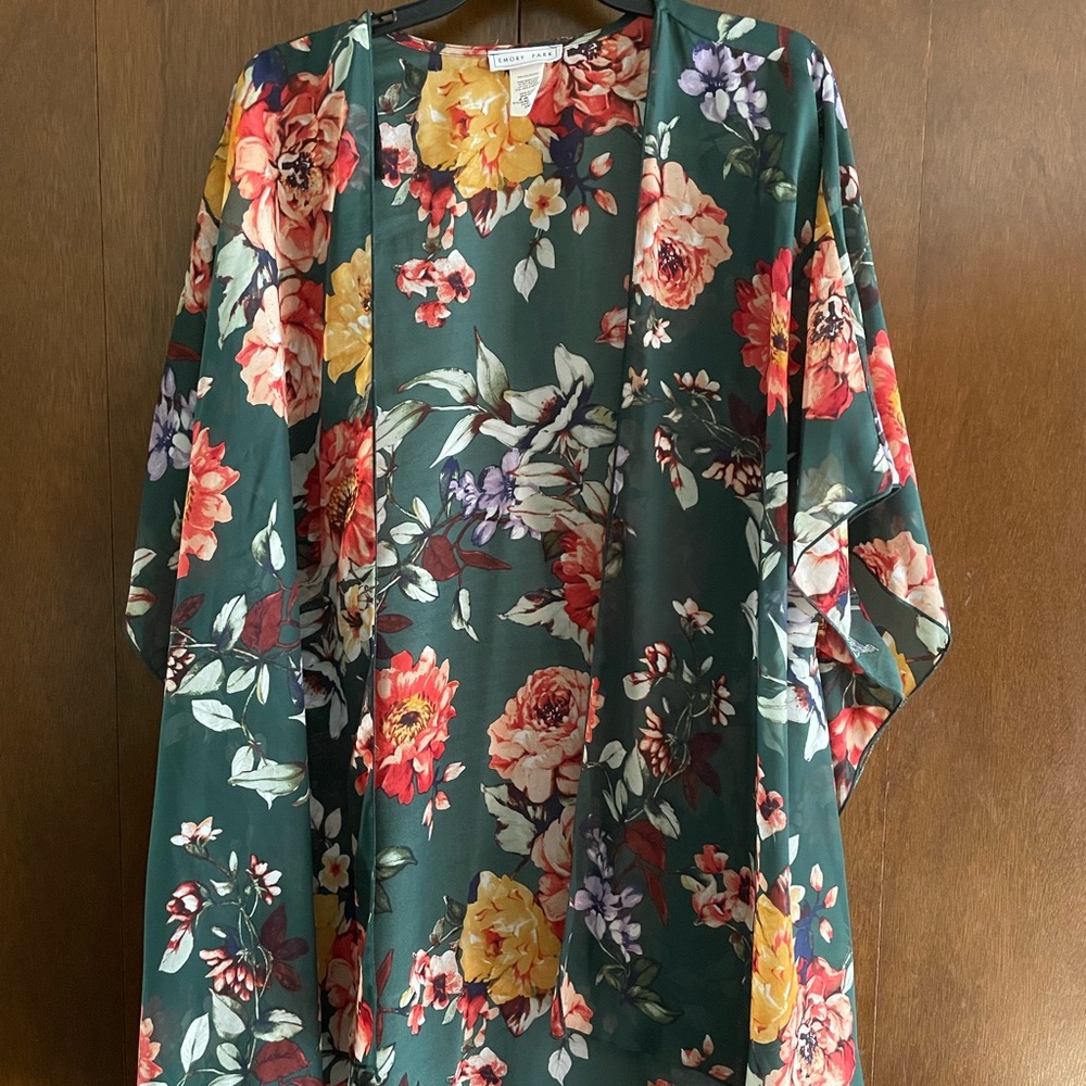 Dark green floral kimono